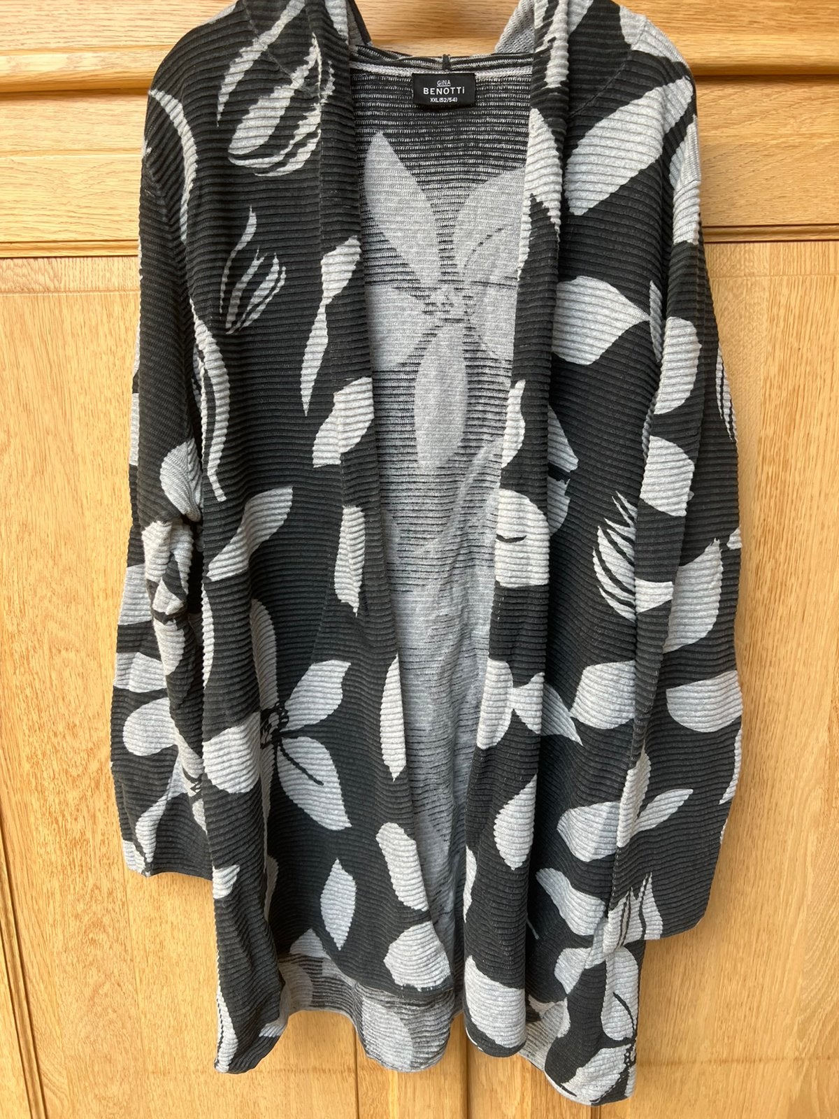 Maat 52/54 dames vest met muts zgan, Ophalen, Zo goed als nieuw, Trui of Vest