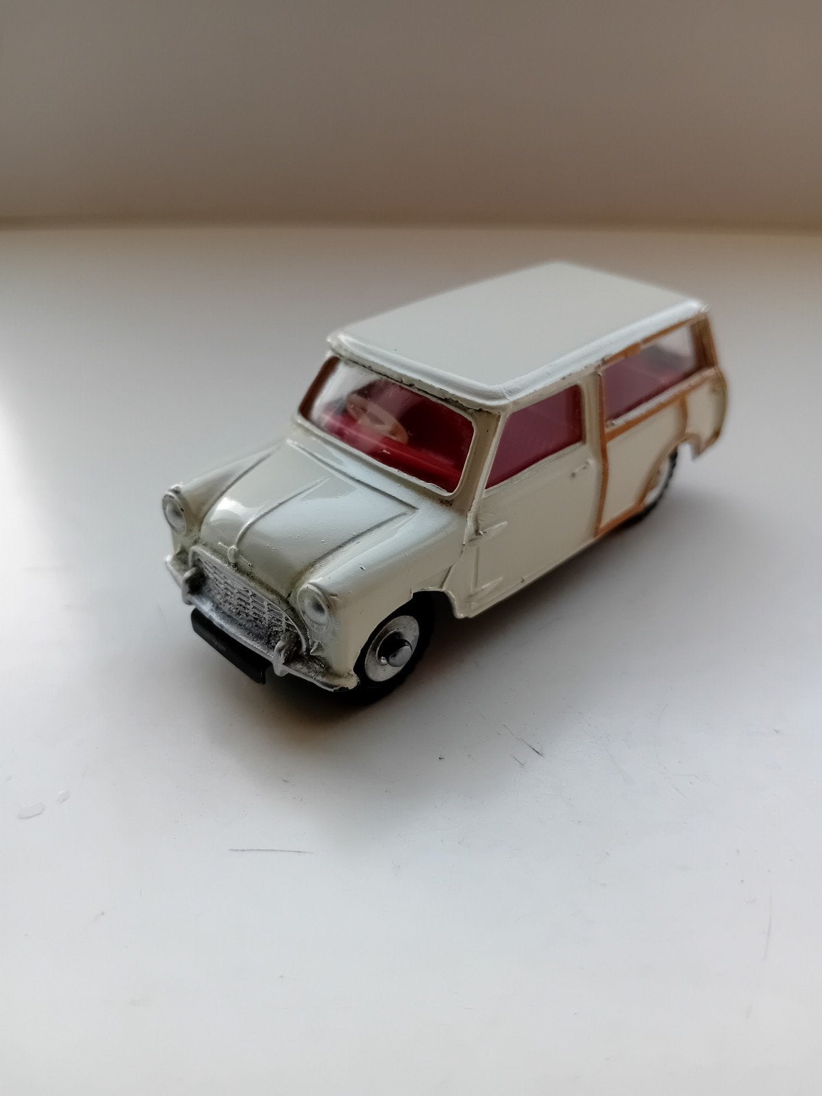 Dinky toys Morris mini traveller., Ophalen of Verzenden, Zo goed als nieuw, Auto, Dinky Toys