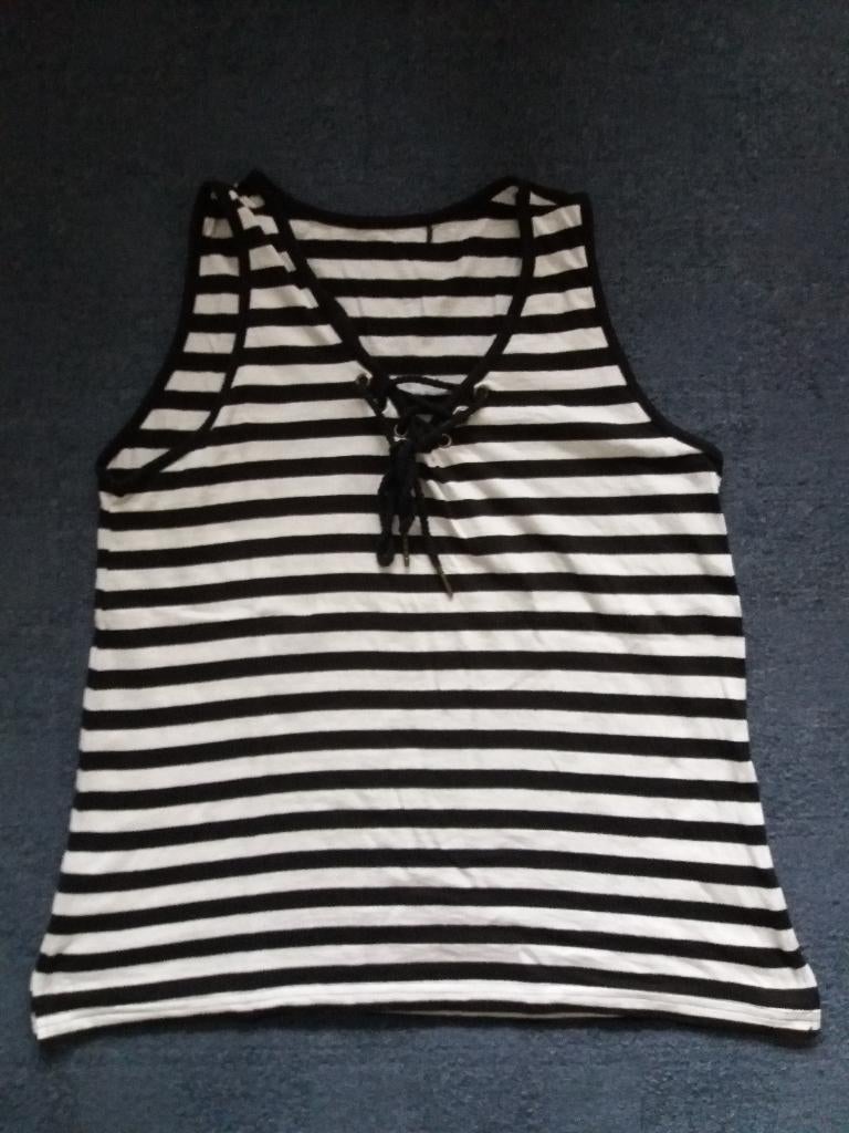 Een zwart met wit gestreept T-Shirt hemd, met geregen koord., Maat 38/40 (M), Zwart, ?, Ophalen of Verzenden