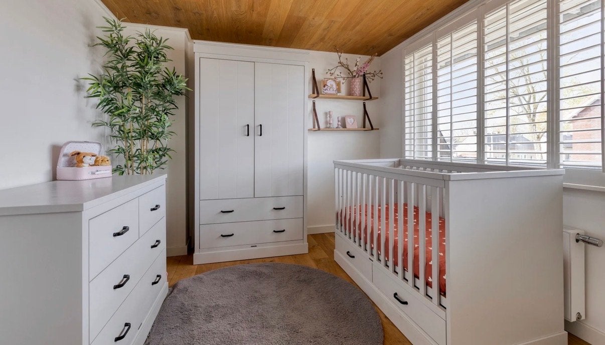 Kidsmill babykamer set: ledikant, kledingkast en commode, Gebruikt, 70 tot 85 cm, Lattenbodem, 140 tot 160 cm