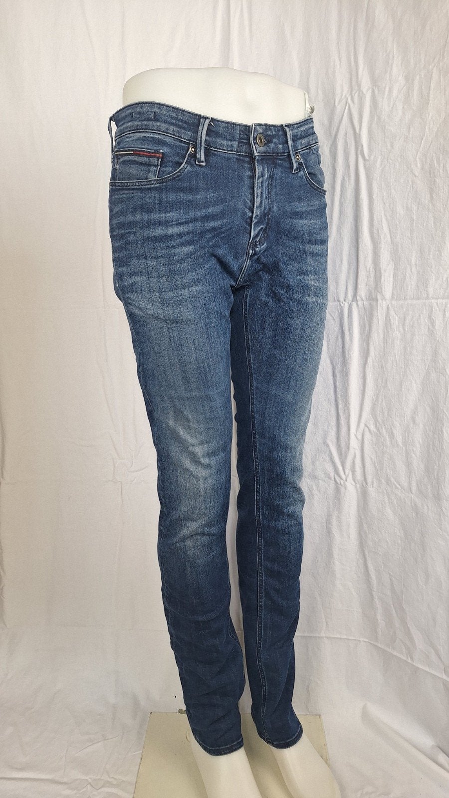Top staat - Heren Tommy Hilfiger spijkerbroek - Maat W32/L34, Ophalen of Verzenden, Zo goed als nieuw, Blauw