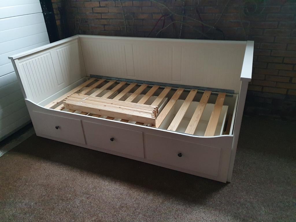 Hemnes bedbank/slaapbank  incl matras 80x200, Ophalen, Eenpersoons, Wit, Zo goed als nieuw