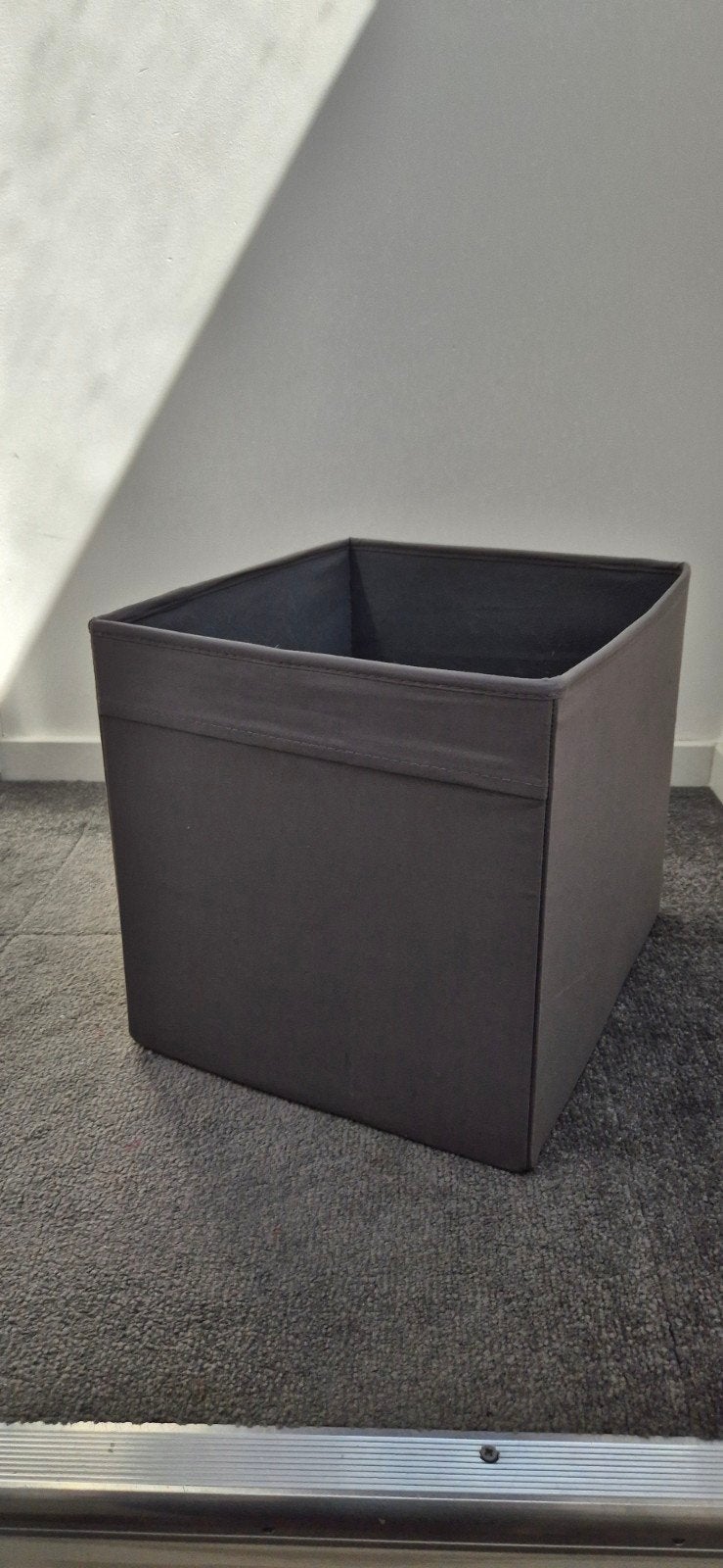 Donkergrijze bak voor IKEA Kallax kast, Ophalen, 50 tot 100 cm, Minder dan 50 cm, Minder dan 50 cm