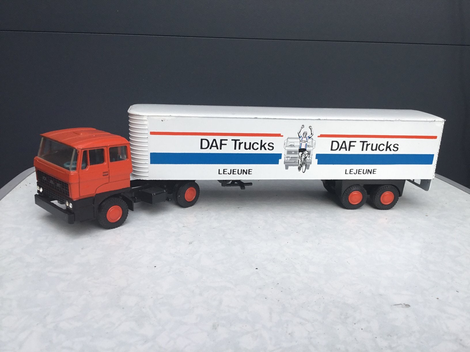 Lion Car Daf 2800 1 ste type DAF Trucks, Ophalen of Verzenden, Zo goed als nieuw, Bus of Vrachtwagen, Lion Toys