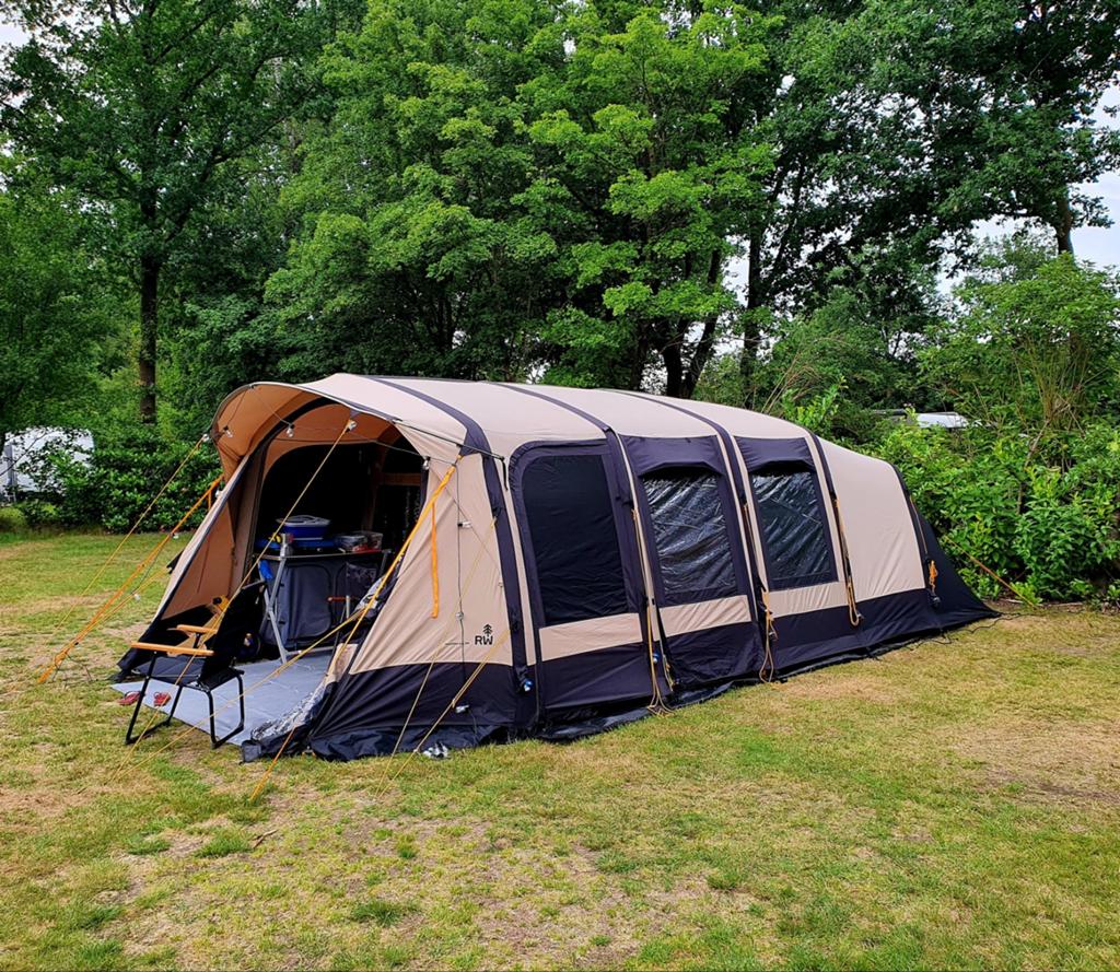 Redwood Air 340 opblaasbare tent, Ophalen, Zo goed als nieuw, Tot en met 4