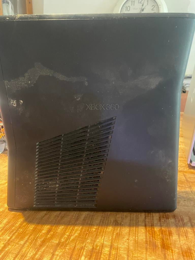 Zwarte en witte Xbox 360 consoles (geen controllers/kabels), Spelcomputers en Games, Spelcomputers | Xbox 360, Ophalen, Gebruikt