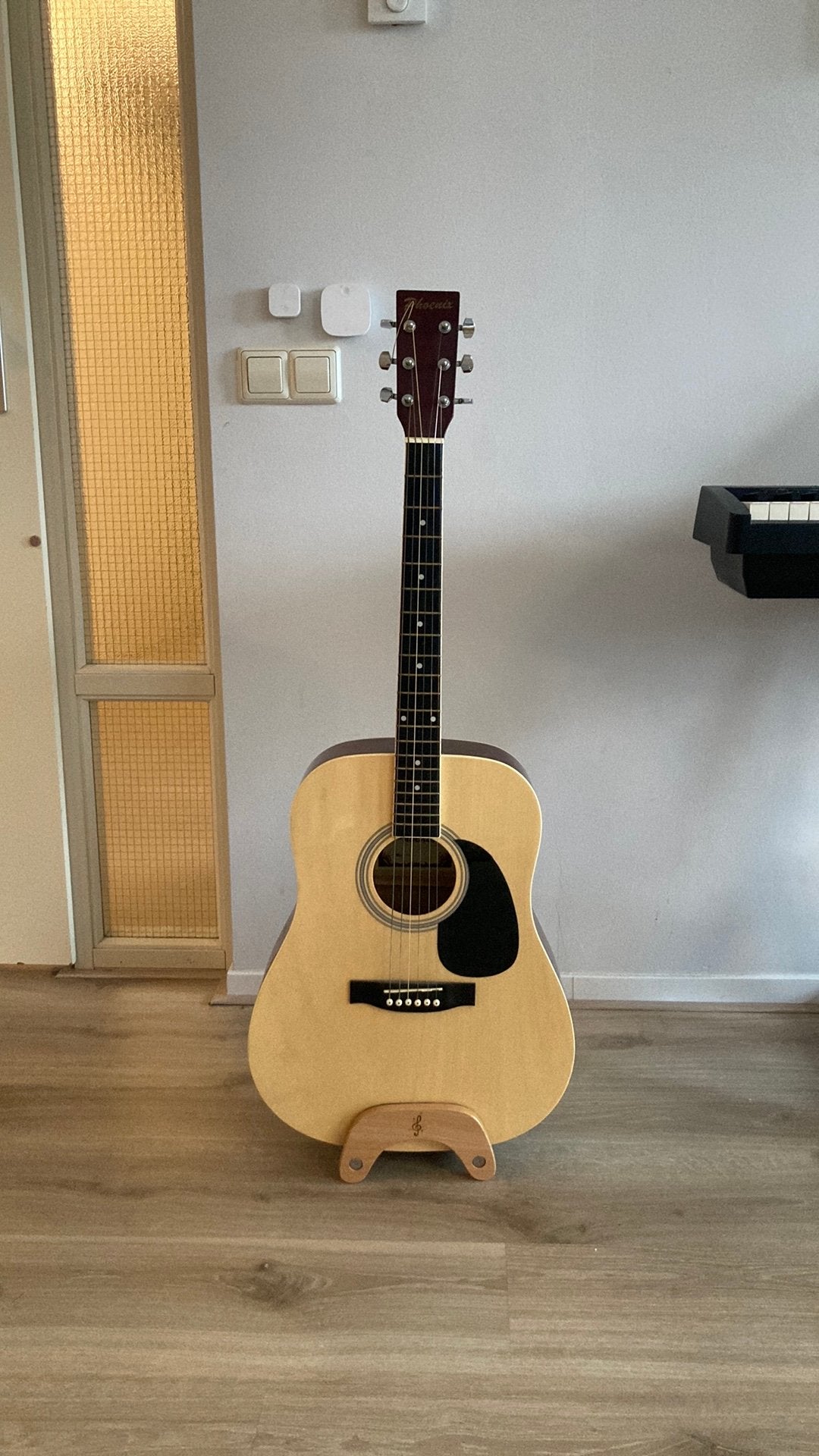 Akoestische gitaar phoenix model 001/n, Muziek en Instrumenten, Snaarinstrumenten | Gitaren | Akoestisch, Ophalen, Zo goed als nieuw