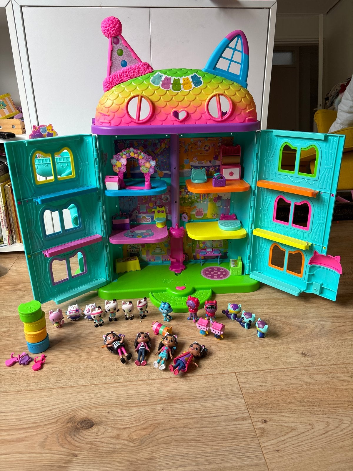 Gabby's Poppenhuis + extra poppetjes en meubels, Kinderen en Baby's, Speelgoed | Poppenhuizen, Ophalen, Gebruikt, Poppenhuis