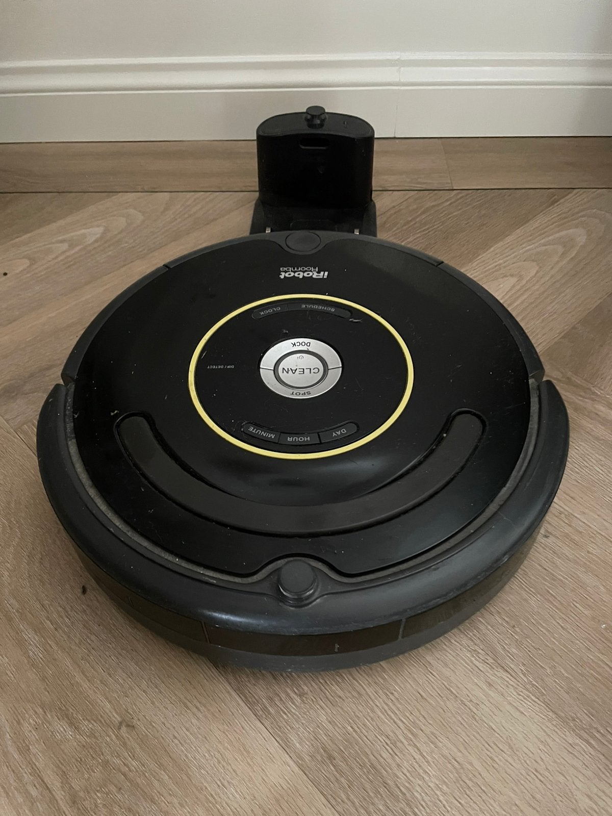 iRobot Roomba 650 robotstofzuiger,, Ophalen, Zo goed als nieuw, Robotstofzuiger