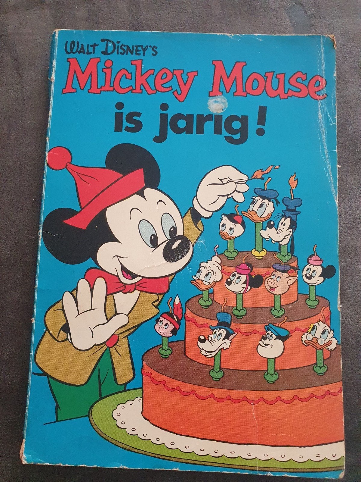 Walt Disney's Mickey Mouse is jarig! - Vintage Boek, Ophalen of Verzenden, Gelezen, Walt Disney, Catalogus