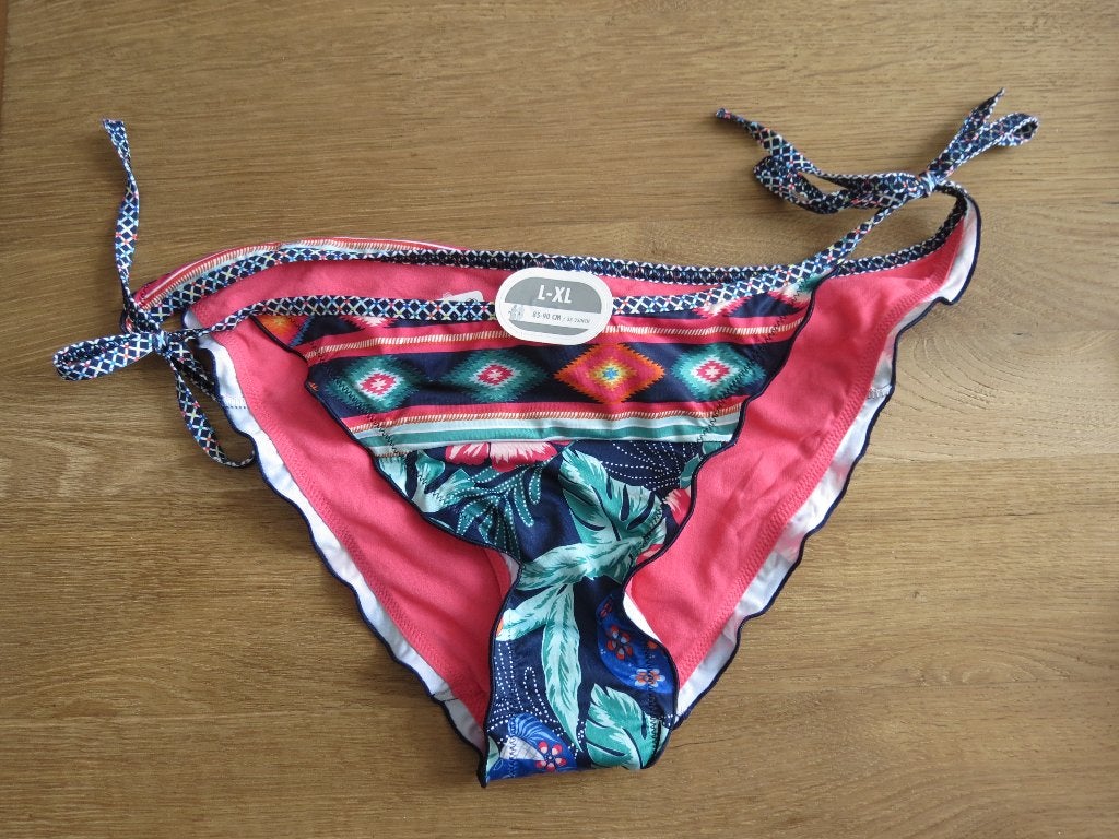 Bikinibroekje L/XL Decathlon Ibiza Boho strikjes Nieuw, Kleding | Dames, Meerkleurig, Nieuw, Ophalen of Verzenden, Bikini