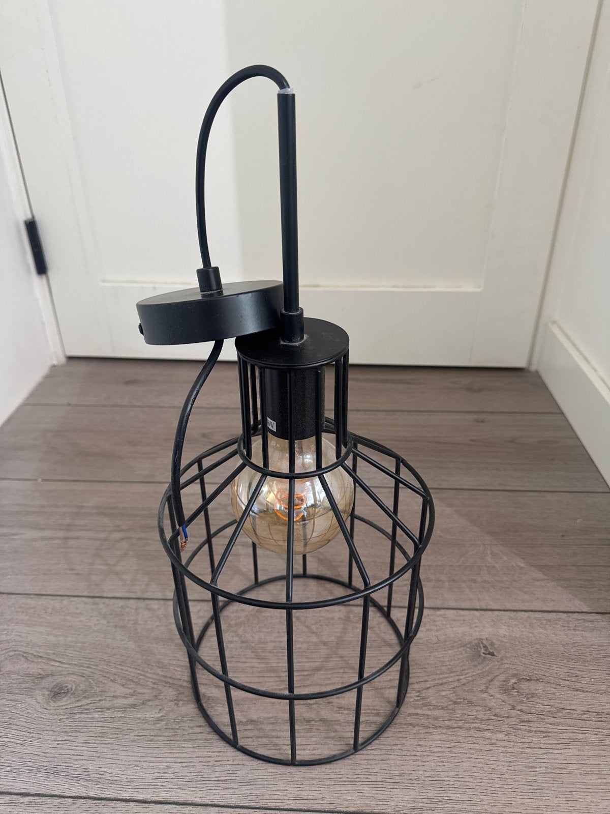 Moderne zwarte hanglamp van Loods5 met E27 fitting en lamp, Huis en Inrichting, Ophalen, Zo goed als nieuw, Metaal, E27 (groot)
