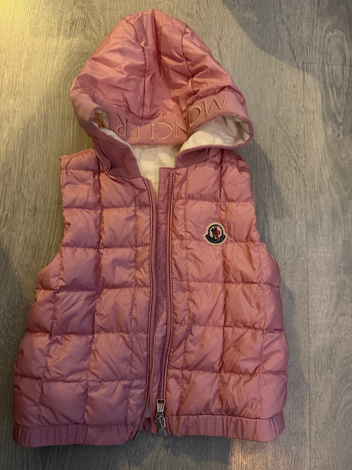 Moncler bodywarmer roze maat 80, Ophalen of Verzenden, Zo goed als nieuw, Meisje