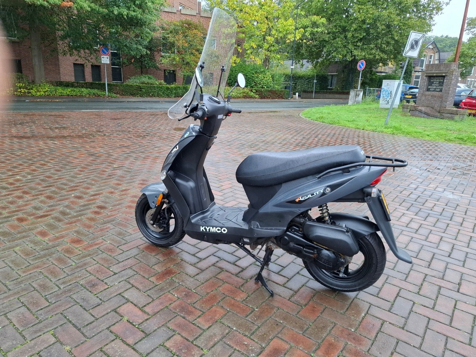 Foto 14 van Kymco Agility 45km bromscooter