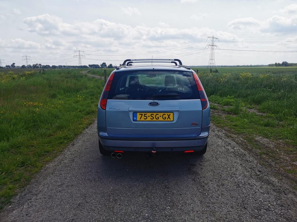 Ford Focus 1.6 titanium leren bekleding, 1596 cc, Zwart, 4 cilinders, Handgeschakeld