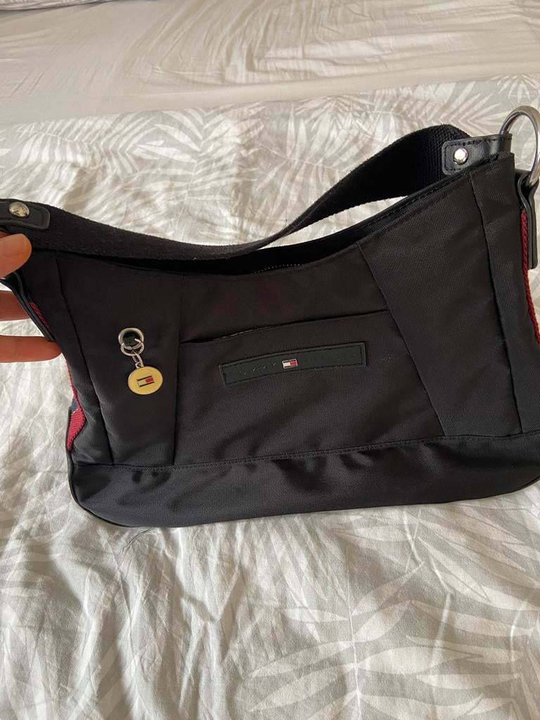 Zwarte Tommy Hilfiger damestas , zo goed als nieuw, Ophalen of Verzenden, Zo goed als nieuw, Zwart, Handtas