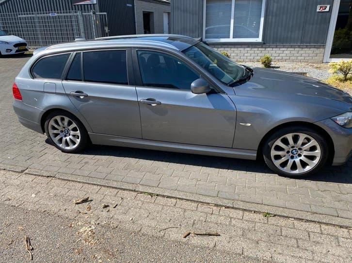 BMW 3-Serie 2.0 I 320 Touring 2011 Grijs, Auto's, Achterwielaandrijving, 1995 cc, Zwart, 4 cilinders