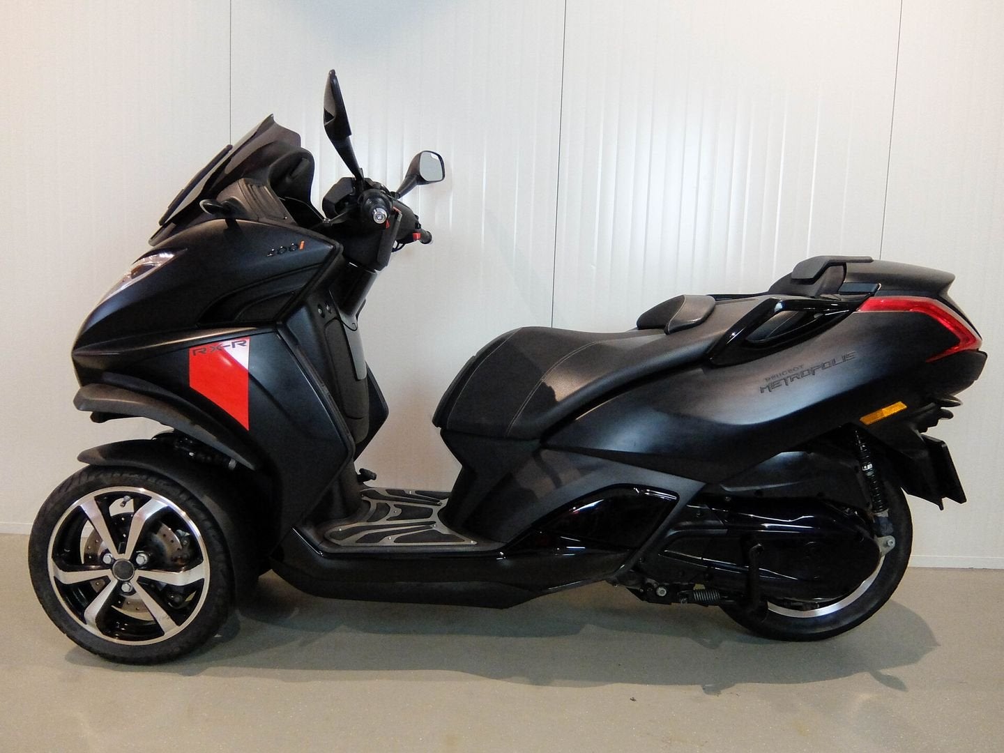 PEUGEOT METROPOLIS 400 RXR (bj 2017), Motoren, Scooter, Bedrijf, Onbekend, 399 cc