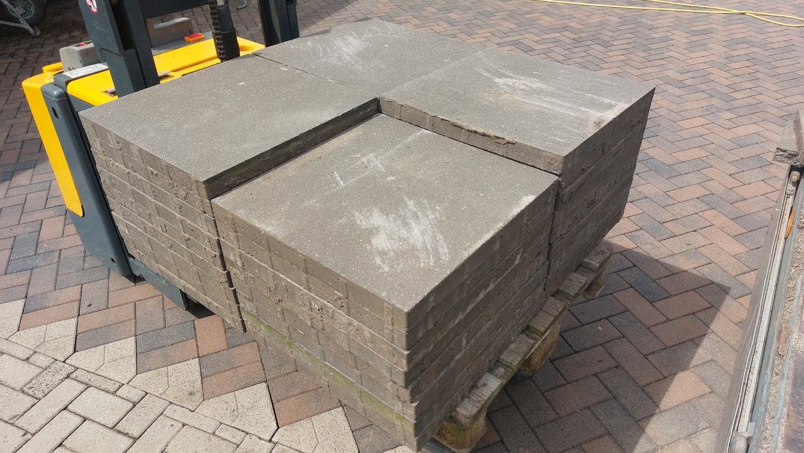 Gebruikte terrastegels 55x55 (60×60) - 10 m² +/-, Ophalen, Gebruikt, 10 m² of meer, Beton