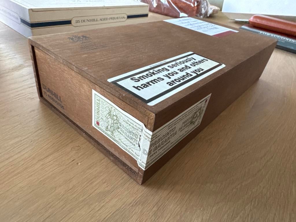 Dunhill Robusto sigaren vintage, Verzamelen, Rookartikelen, Aanstekers en Luciferdoosjes, Gebruikt, Tabaksdoos of Verpakking, Ophalen of Verzenden