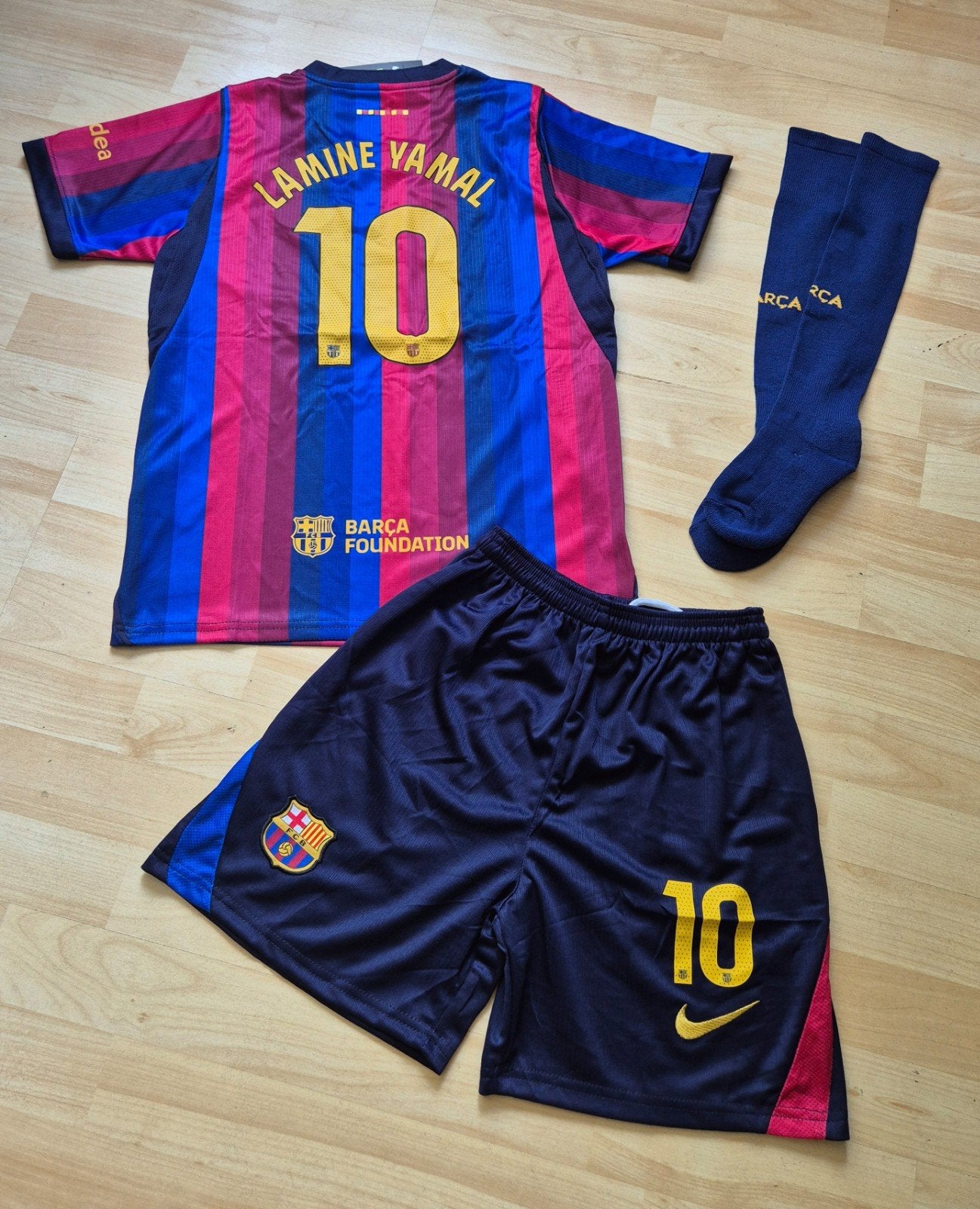 Barcelona Lamine Yamal voetbaltenue Kids 146-152, Jongen of Meisje, Ophalen of Verzenden, Nike, Nieuw