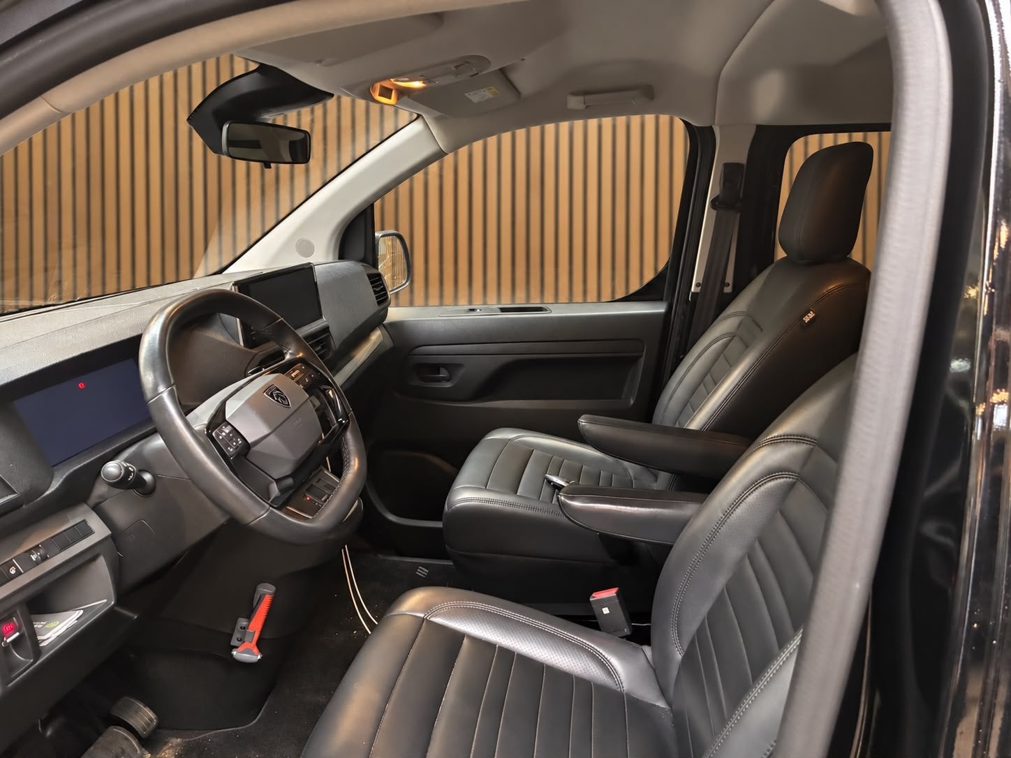 Peugeot Expert 2.0 BlueHDi 180 L3 Sport DC | LED | ACC | Led, Auto's, Gebruikt, 4 cilinders, Zwart, Bedrijf