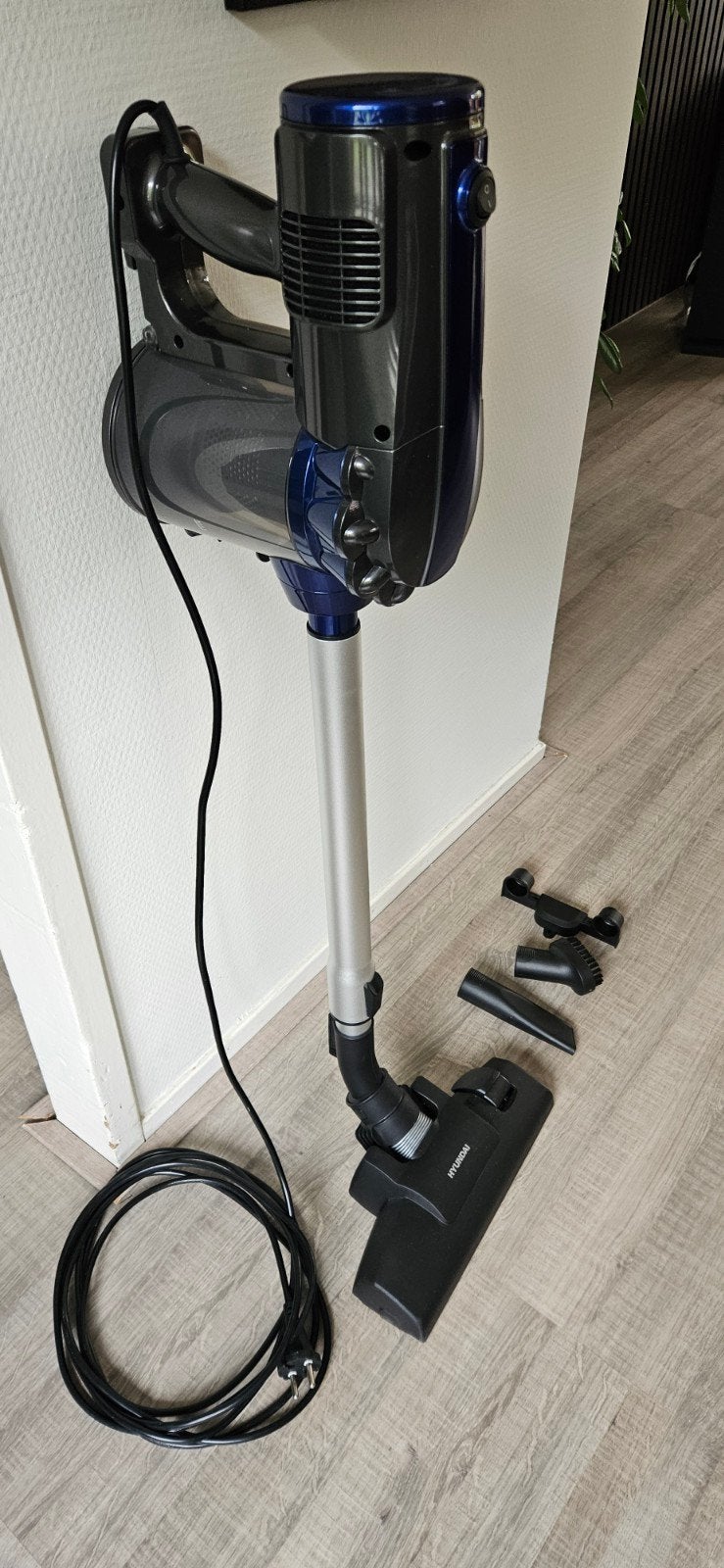 Hyundai Steelstofzuiger 600W - Zo goed als nieuw, Ophalen, Overige merken, Zo goed als nieuw, Minder dan 1200 watt
