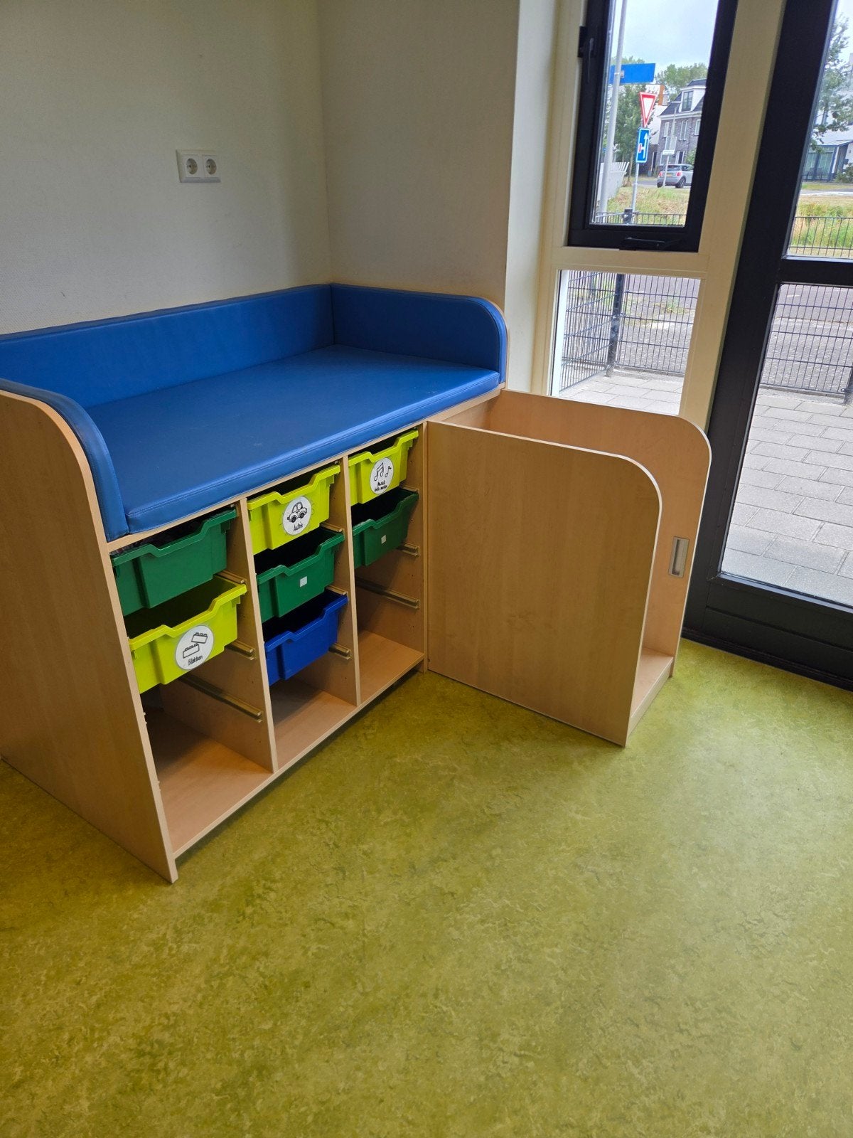 Commode (1) met trap voor kinderen - Inclusief opbergbakken, Ophalen, Gebruikt, Commode