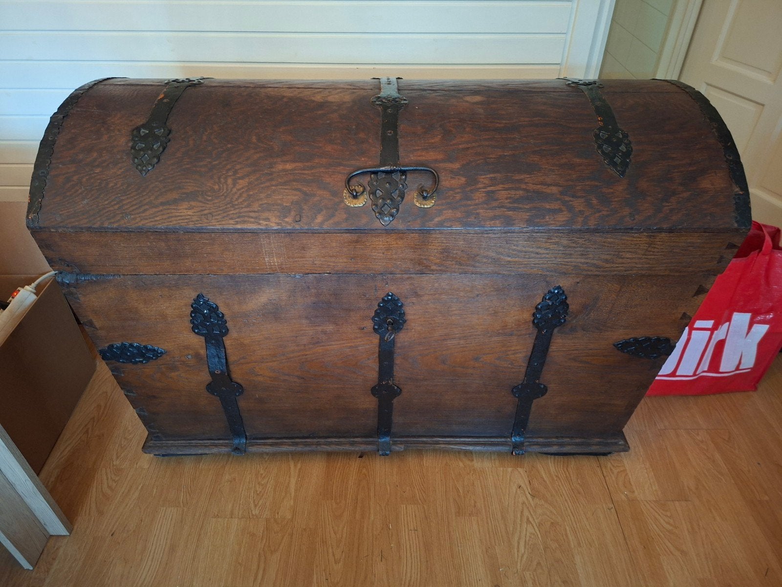 Antieke houten kist met metalen beslag, Antiek en Kunst, Ophalen