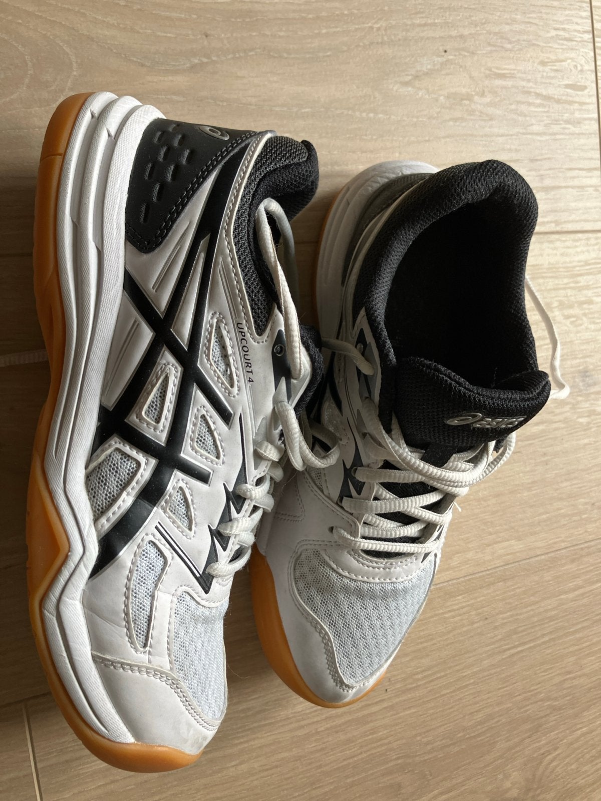 ASICS Upcourt 4 Zaalschoenen - Maat 37.5, Kinderen en Baby's, Kinderkleding | Schoenen en Sokken, Ophalen, Zo goed als nieuw