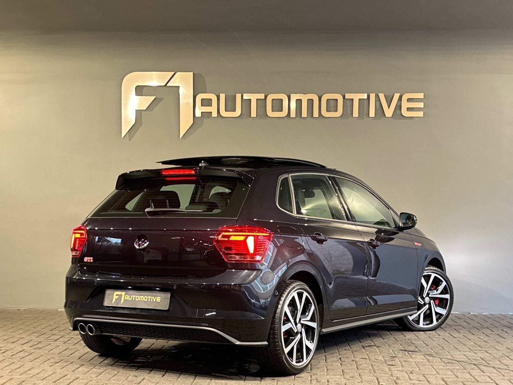 Volkswagen POLO 2.0 TSI GTI Pano|Keyless|Beats|Camera|DCC, Stof, Gebruikt, 4 cilinders, 1984 cc