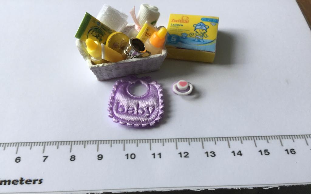 Poppenhuis miniaturen baby pakket 47, Ophalen of Verzenden, Nieuw, Poppenhuis
