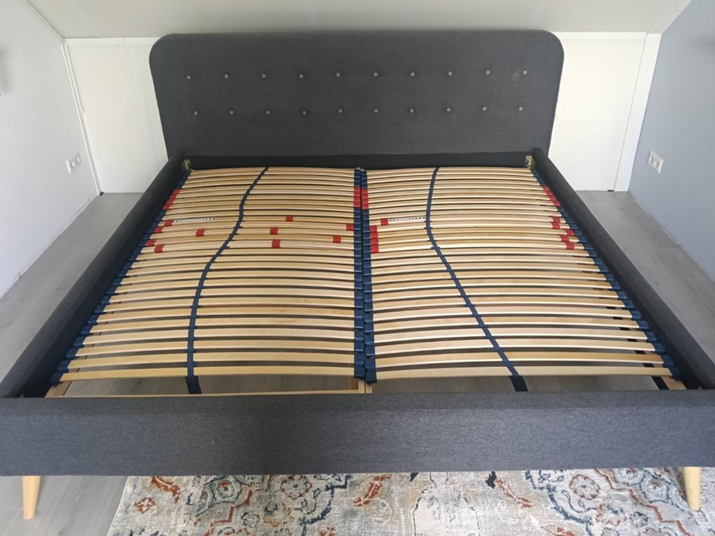 Kingsize bed, Ophalen, Zo goed als nieuw, Tweepersoons, Hout