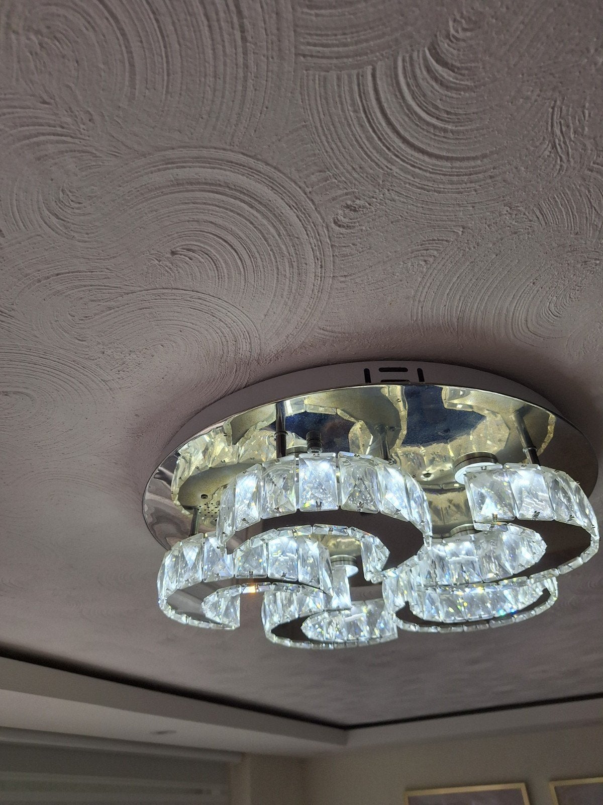 Te koop Moderne Plafondlamp met Kristallen en Bluetooth Spea, Ophalen, Zilver, Kunststof, Modern