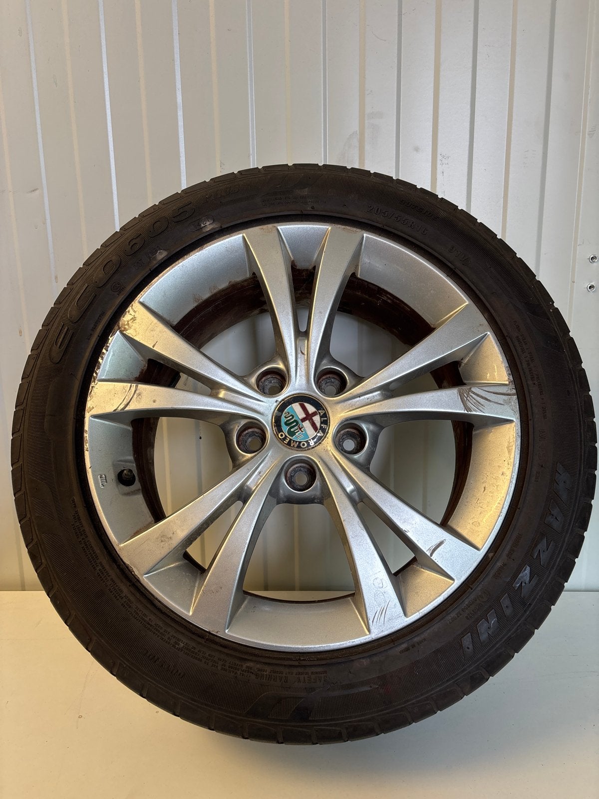 Alfa Romeo Zomerbanden 205/55/R16 met velgen, Auto-onderdelen, Banden en Velgen, Gebruikt, 16 inch, Banden en Velgen, Personenwagen