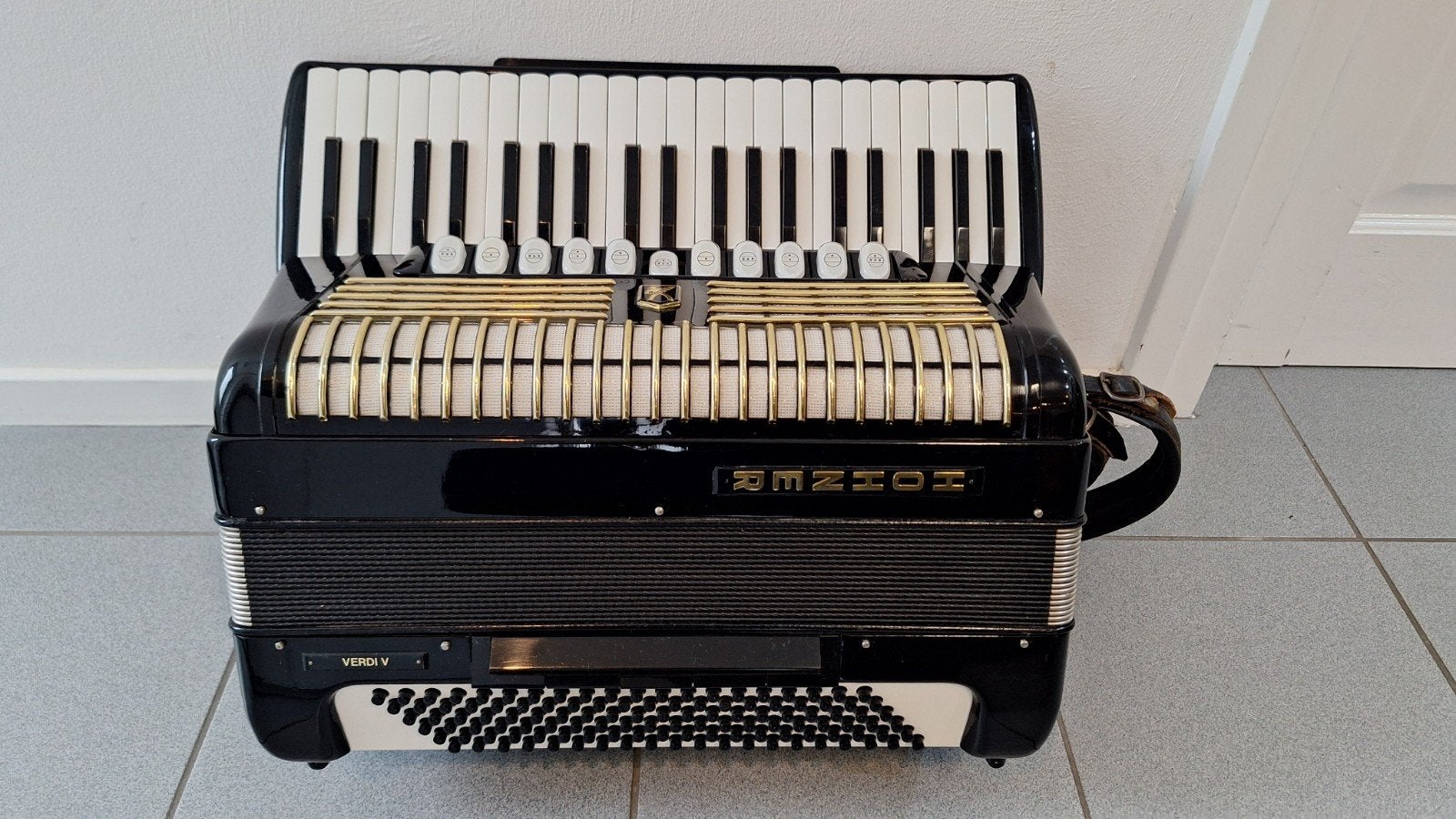 Hohner Verdi V 120 bas, 4-korig met 3-korige musette, Ophalen of Verzenden, Gebruikt, 120-bas, Hohner