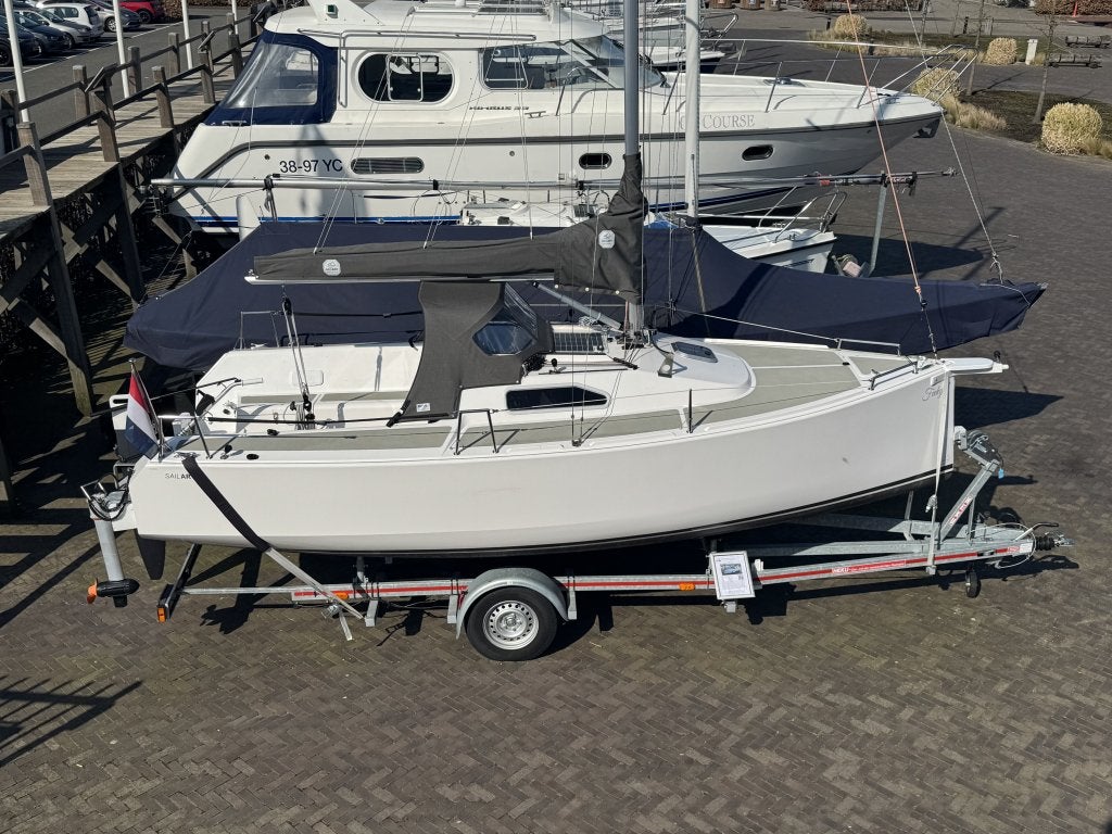 Sailart 19 kajuitzeiljacht zeilboot met trailer en elektro, Watersport en Boten, Kajuitzeilboten en Zeiljachten, Overige merken