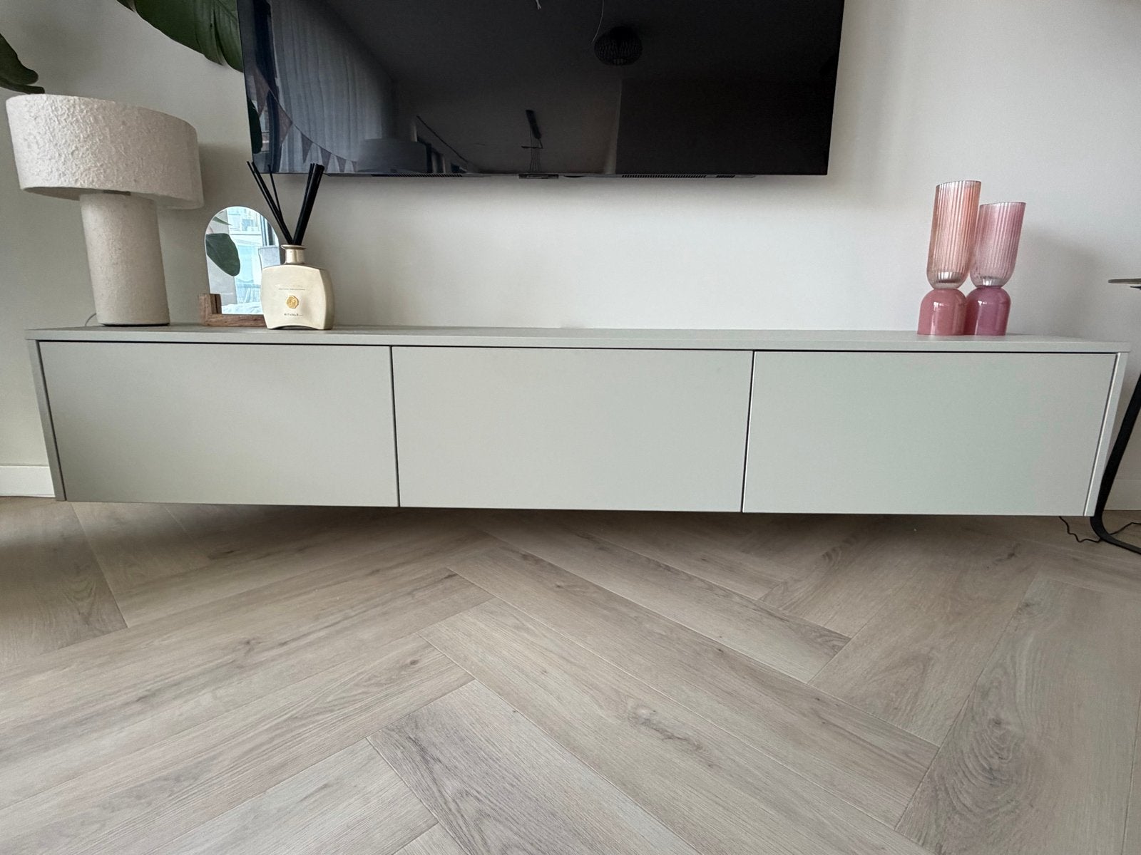Modern zwevend tv-meubel - L200 x D36 x H33 cm, Huis en Inrichting, Ophalen, 150 tot 200 cm, Zo goed als nieuw, Minder dan 100 cm