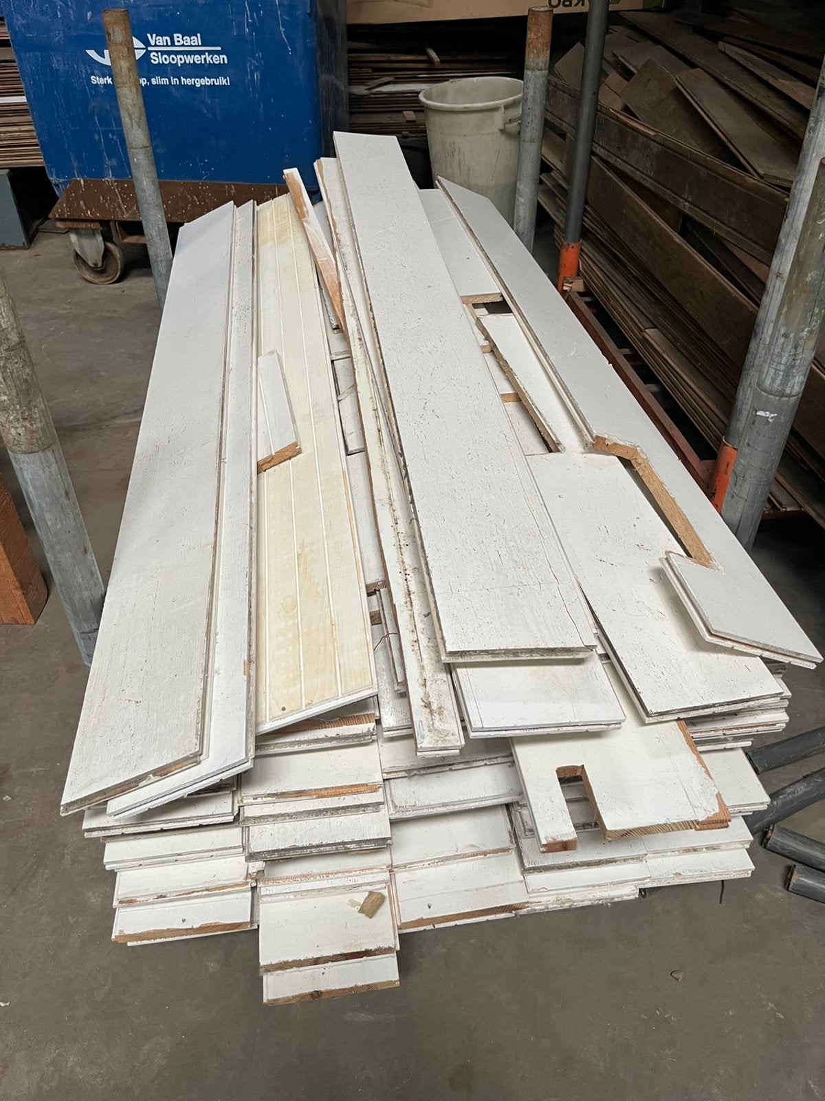 Wit geschilderde grenen vloerdelen, Ophalen of Verzenden, Zo goed als nieuw, Hout