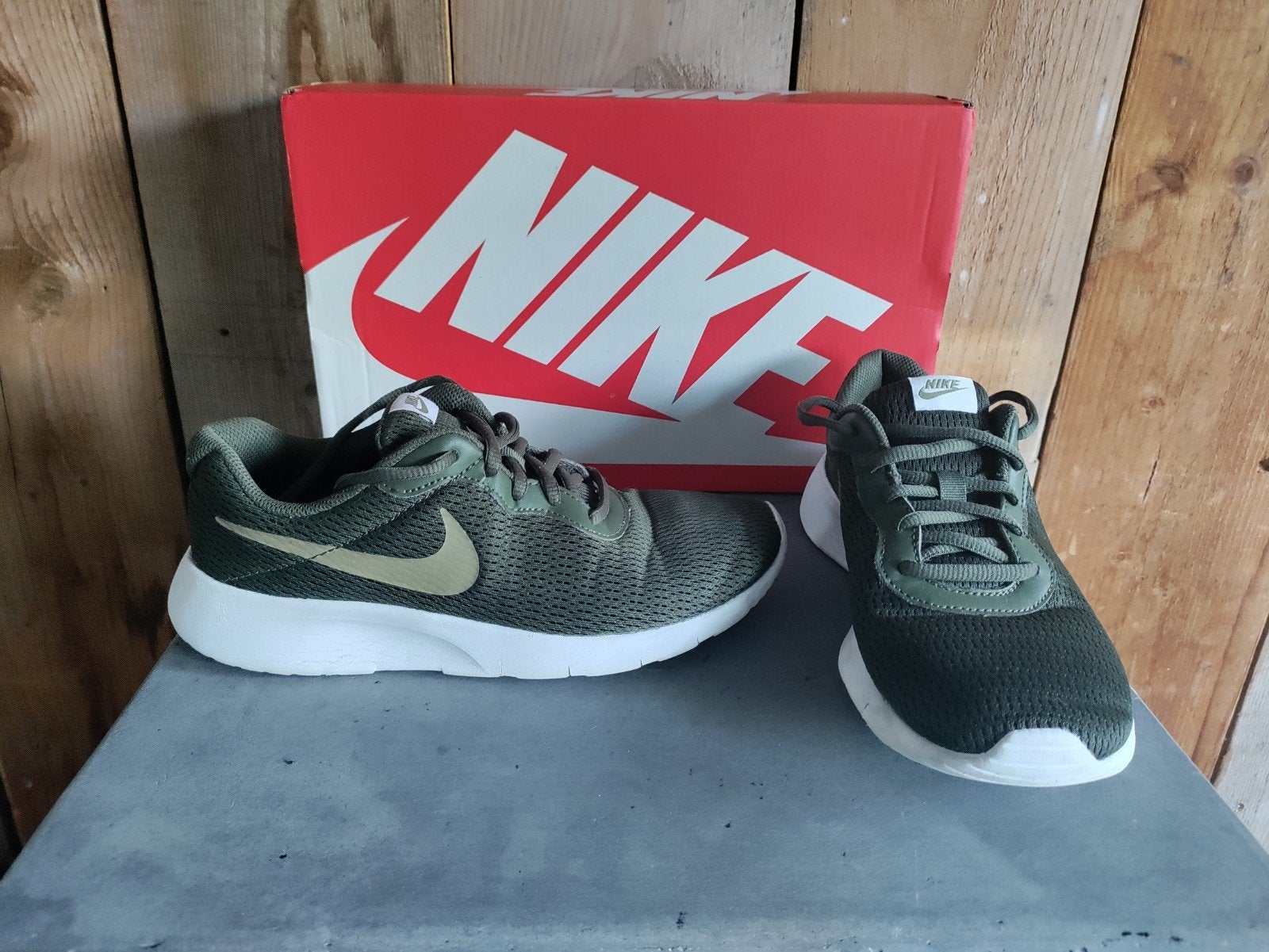 Nike Tanjun maat 38 (mooie sportschoenen / casual schoenen), Overige kleuren, Sportschoenen, NIKE, Ophalen of Verzenden
