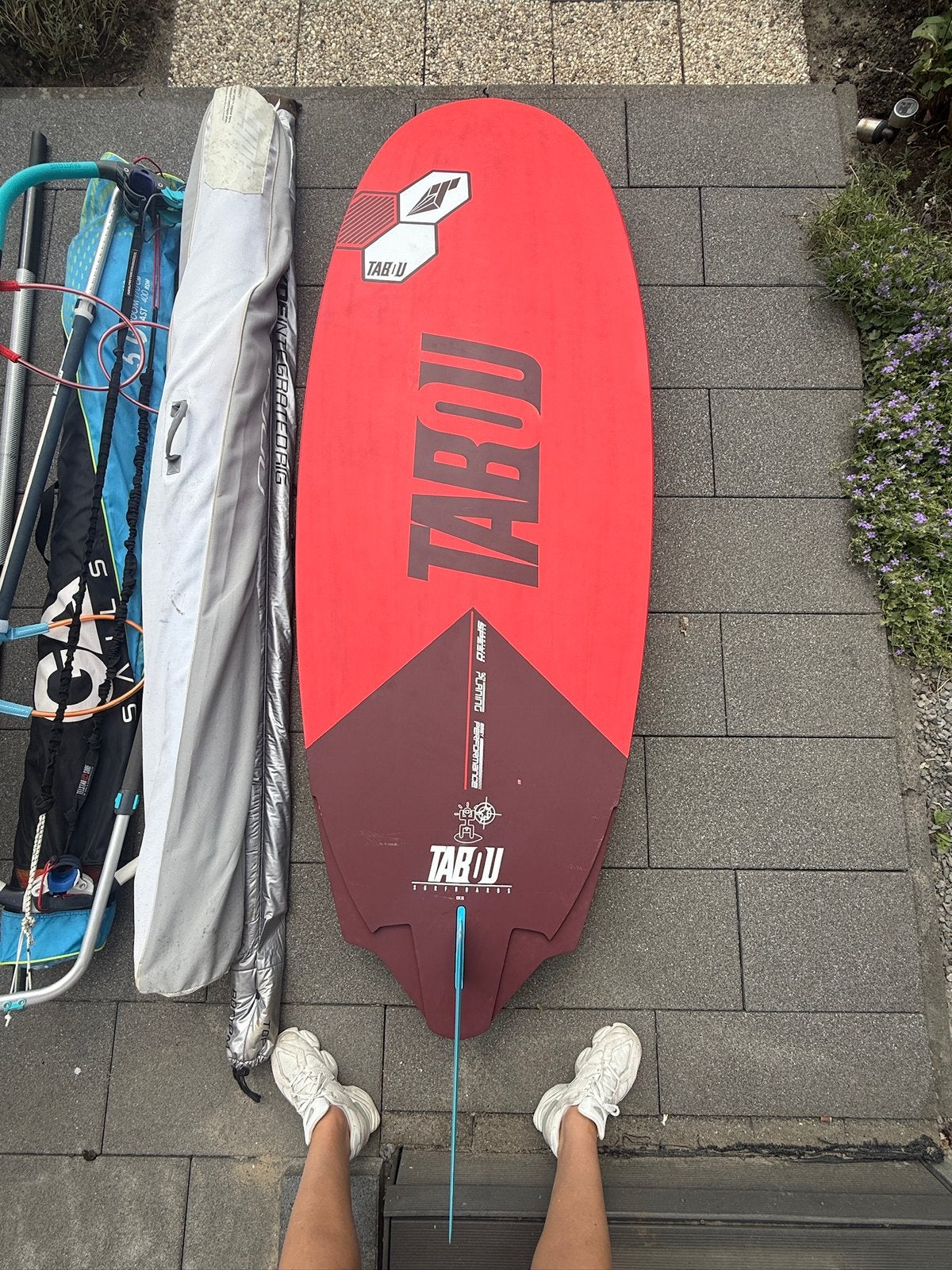 Tabou Rocket Plus 133L windsurfplank - Zo goed als nieuw, Ophalen, Tabou, Minder dan 250 cm, Zo goed als nieuw