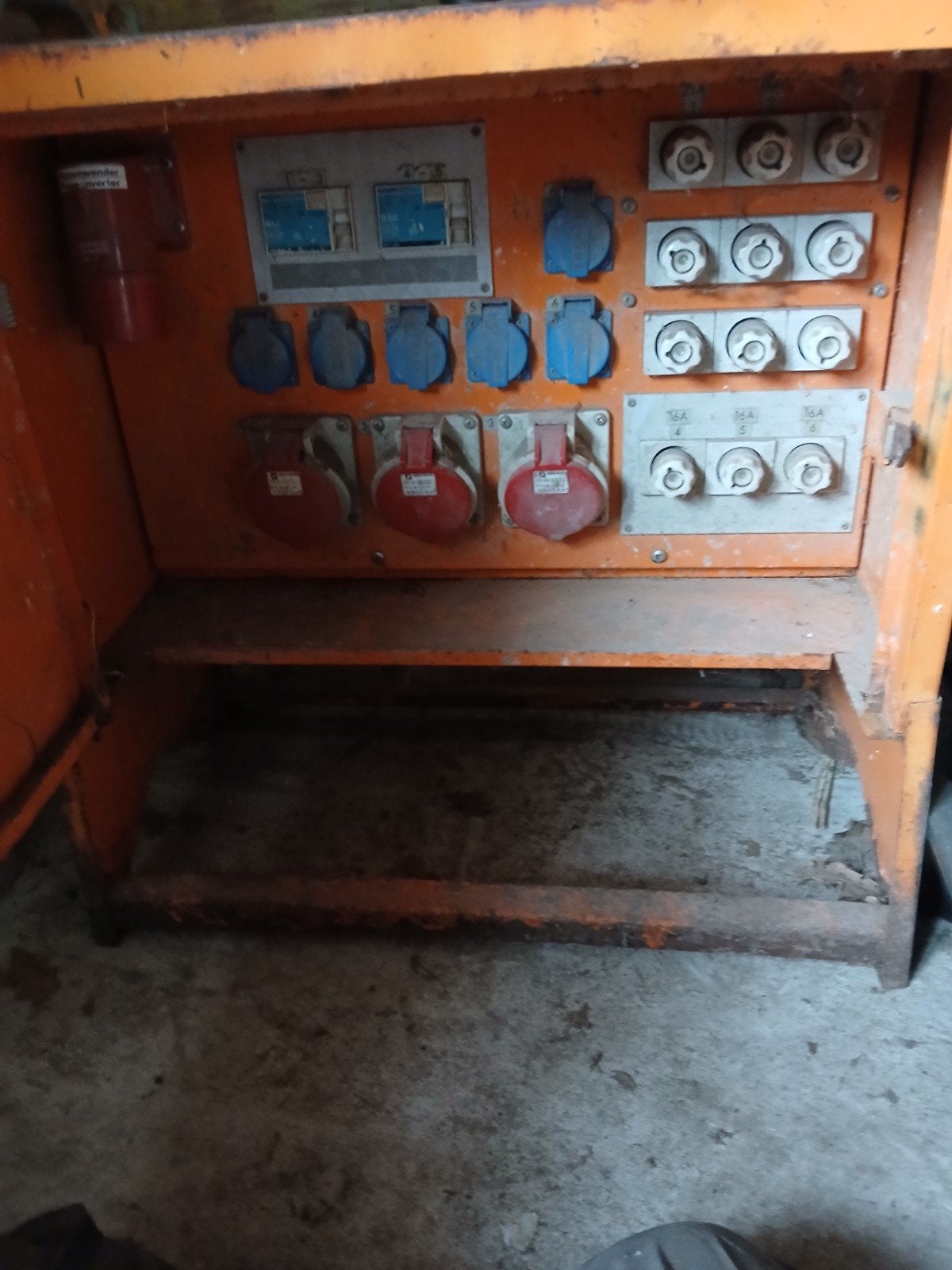 Bouwstroomkast 230 v en 380 v.  3x 32A stekkers., Ophalen, Gebruikt, Overige merken, Groepenkast