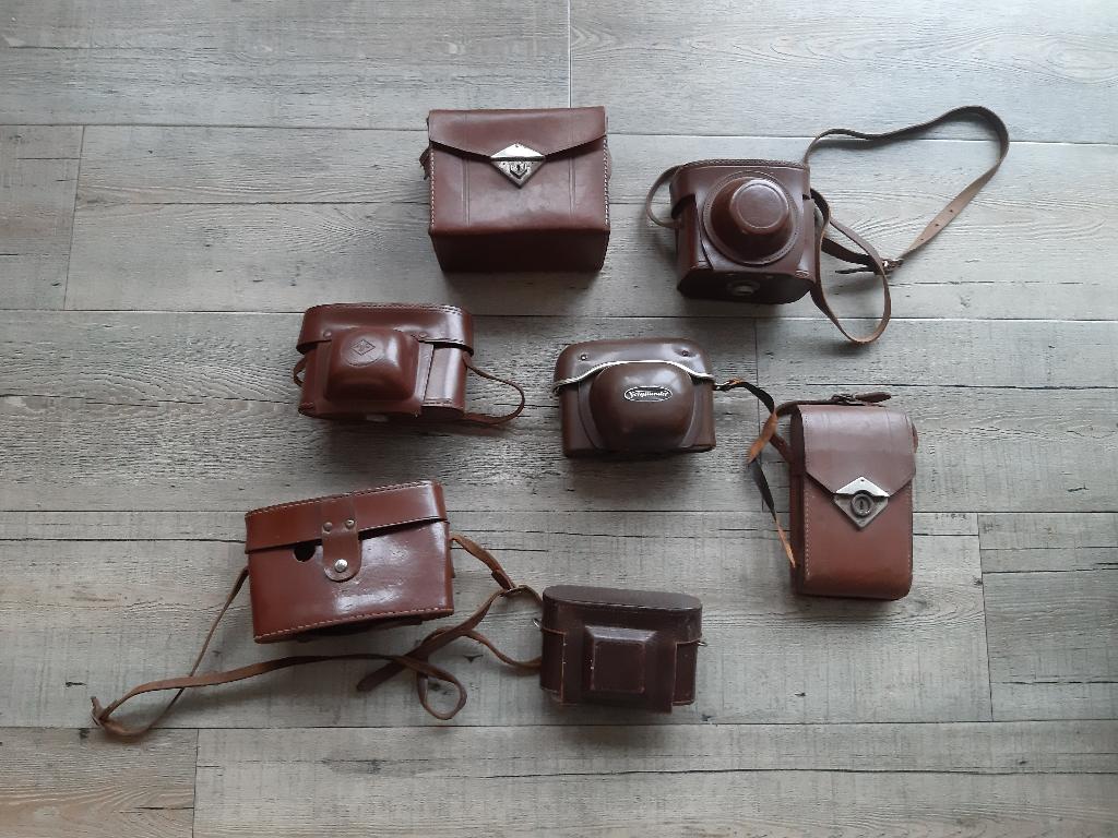 7 oude bruine fototoestel- / camera hoezen - brocante, Ophalen