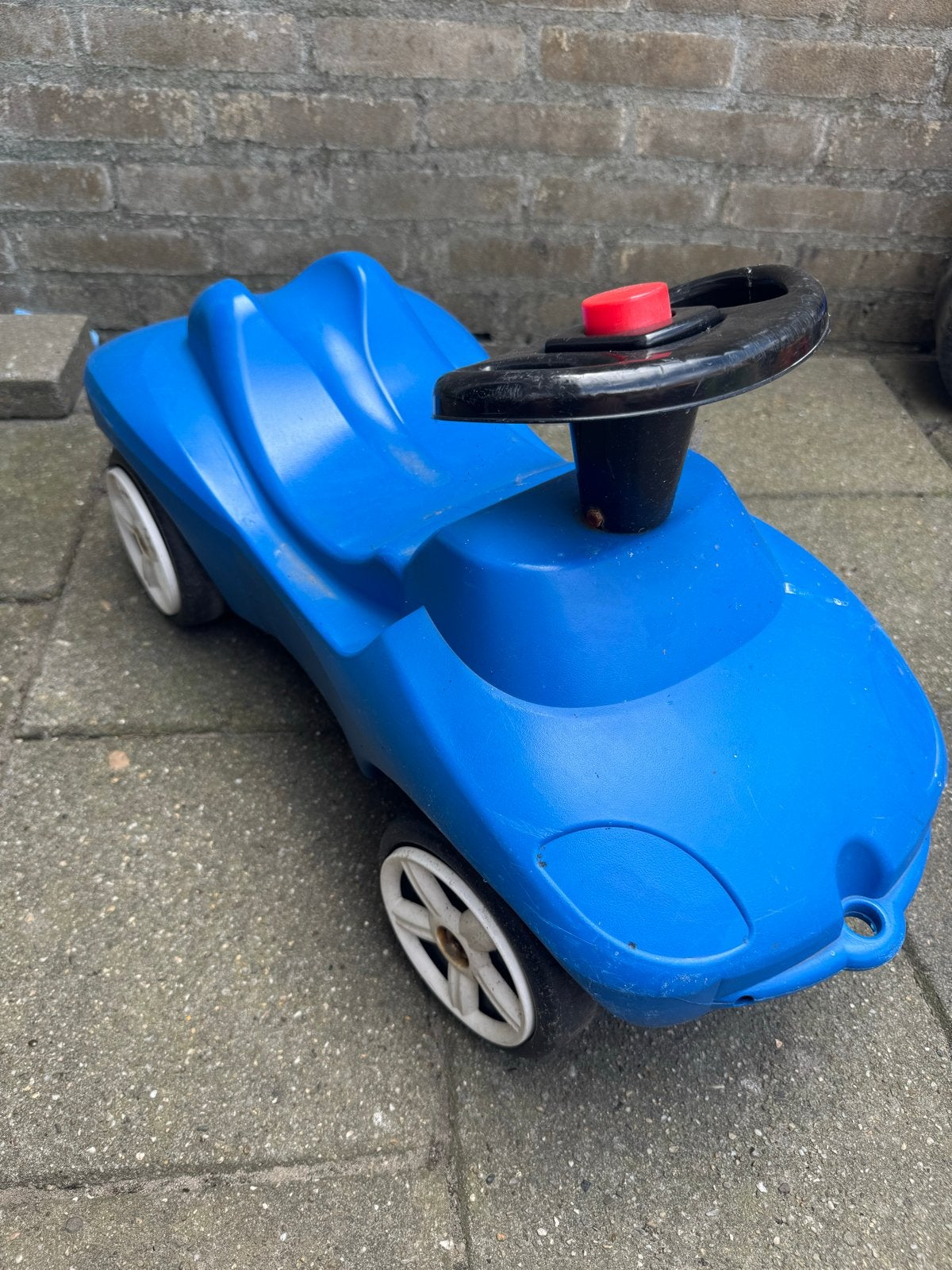 Blauwe loopauto voor urenlang speelplezier, Kinderen en Baby's, Speelgoed | Buiten | Voertuigen en Loopfietsen, Ophalen, Gebruikt
