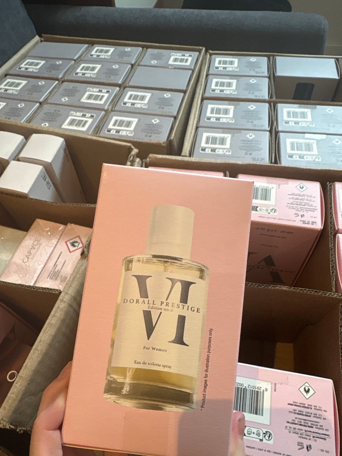 Partij Dorall Prestige Parfums voor Mannen en Vrouwen, Ophalen, Nieuw