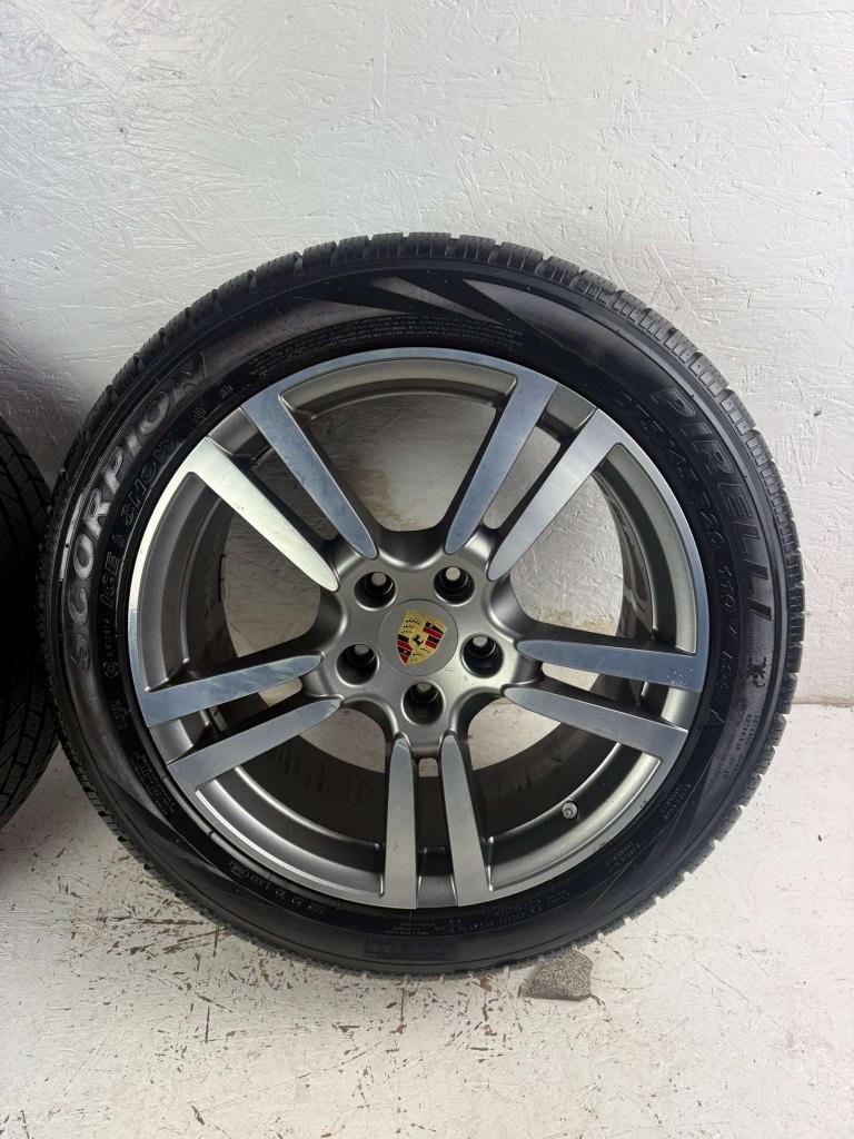 Porsche Cayenne turbo velgen 20" 5x130 winterset Pirelli, Auto-onderdelen, Banden en Velgen, Niet ingevuld, Gebruikt, 275 mm, Banden en Velgen