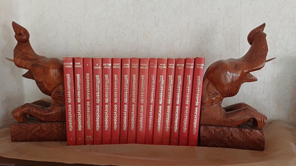 1973 - 15 delige geillustreerde encyclopedie van drs A F WYE, Ophalen of Verzenden