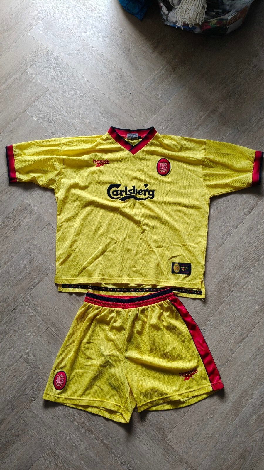 Liverpool FC Reebok Carlsberg Shirt & Broekje, Sport en Fitness, Maat XL, Ophalen of Verzenden, Zo goed als nieuw, Shirt