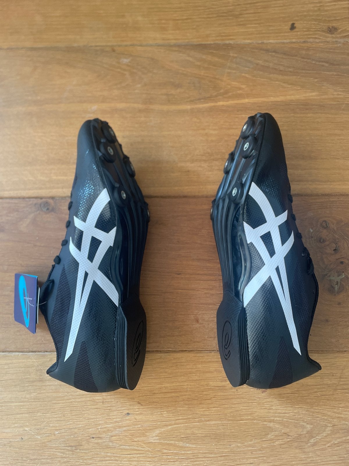KOOPJE! Gloednieuwe Asics Hyper MD 8 Spikes - Maat 44, Sport en Fitness, Loopsport en Atletiek, Nieuw, Ophalen of Verzenden, Spikes