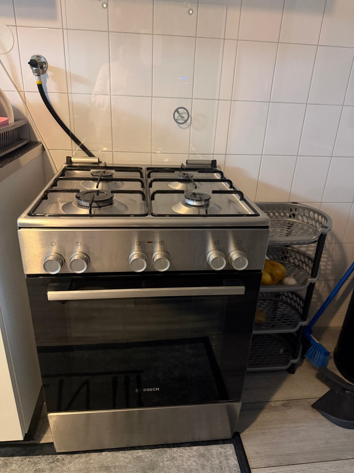 Bosch Vrijstaand Gasfornuis met Oven - Zo goed als nieuw, Witgoed en Apparatuur, Hete lucht, Zo goed als nieuw, Energieklasse A of zuiniger